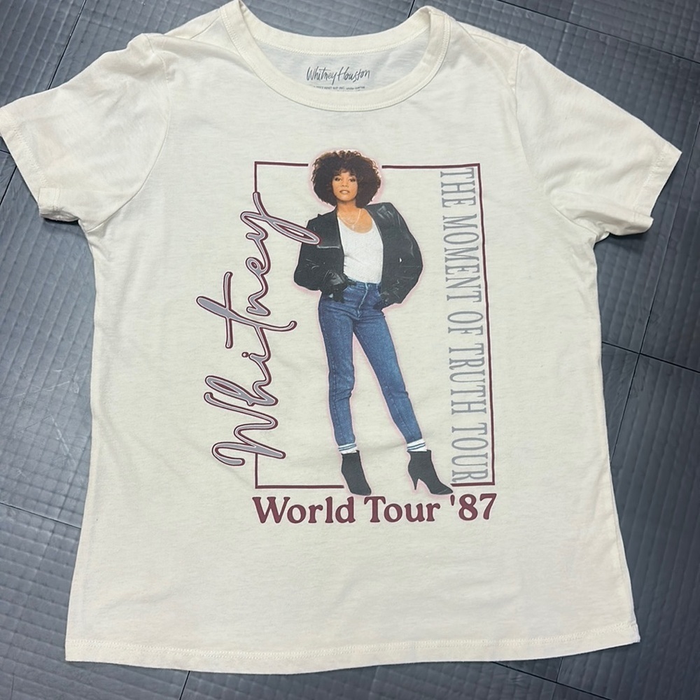 WHITNEY HOUSTON WOMENS SIZE MEDIUM WORLD TOUR CONCERT T SHIRT